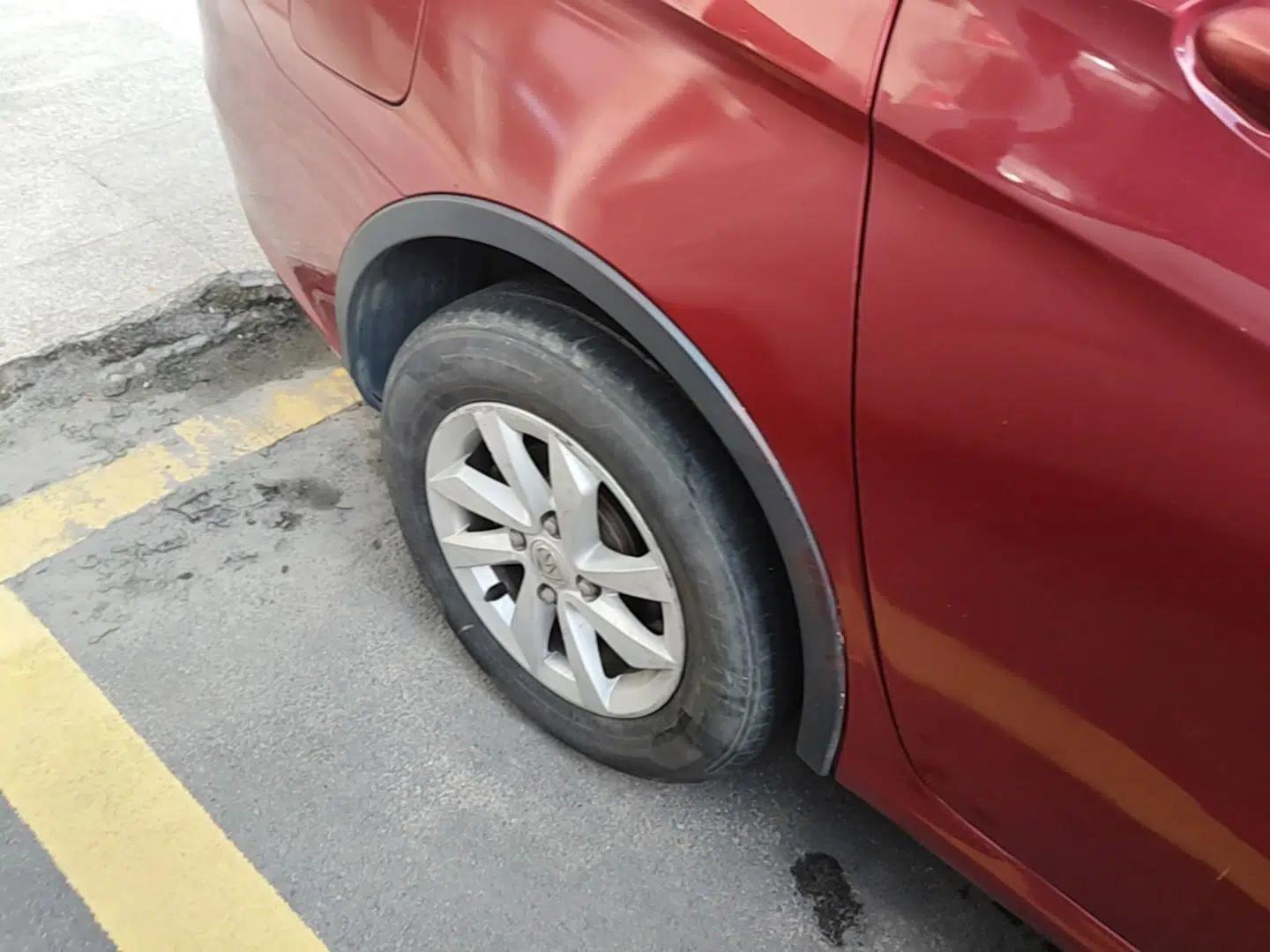 Baojun 310W 2017 1.5L Manual Fashion Model China V — миниатюра 11