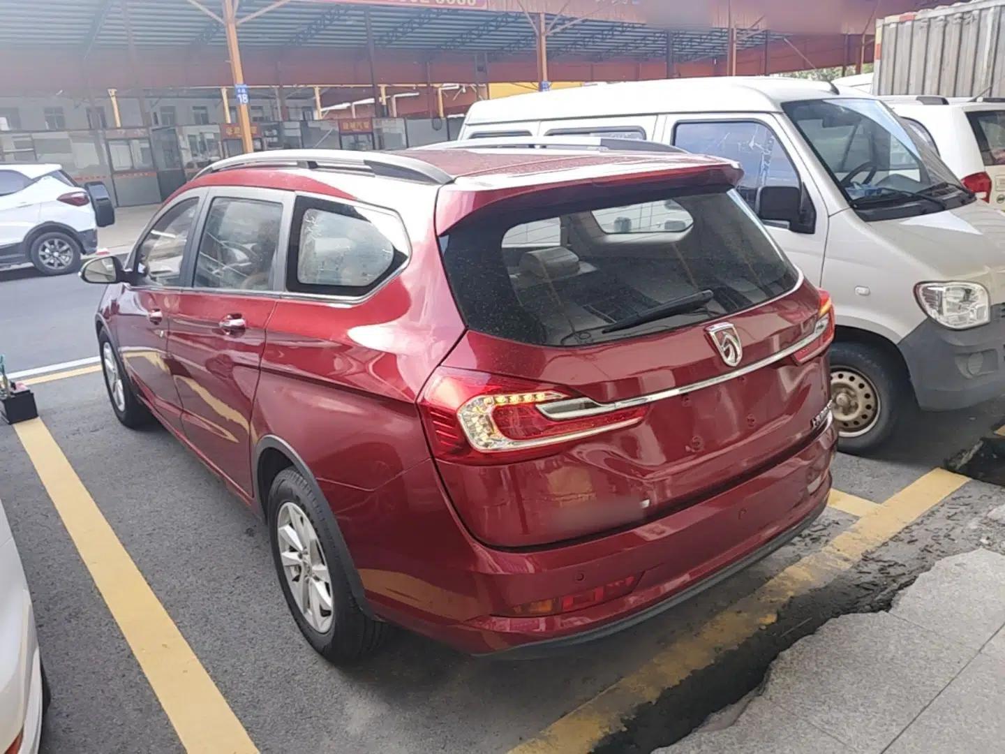 Baojun 310W 2017 1.5L Manual Fashion Model China V — миниатюра 4