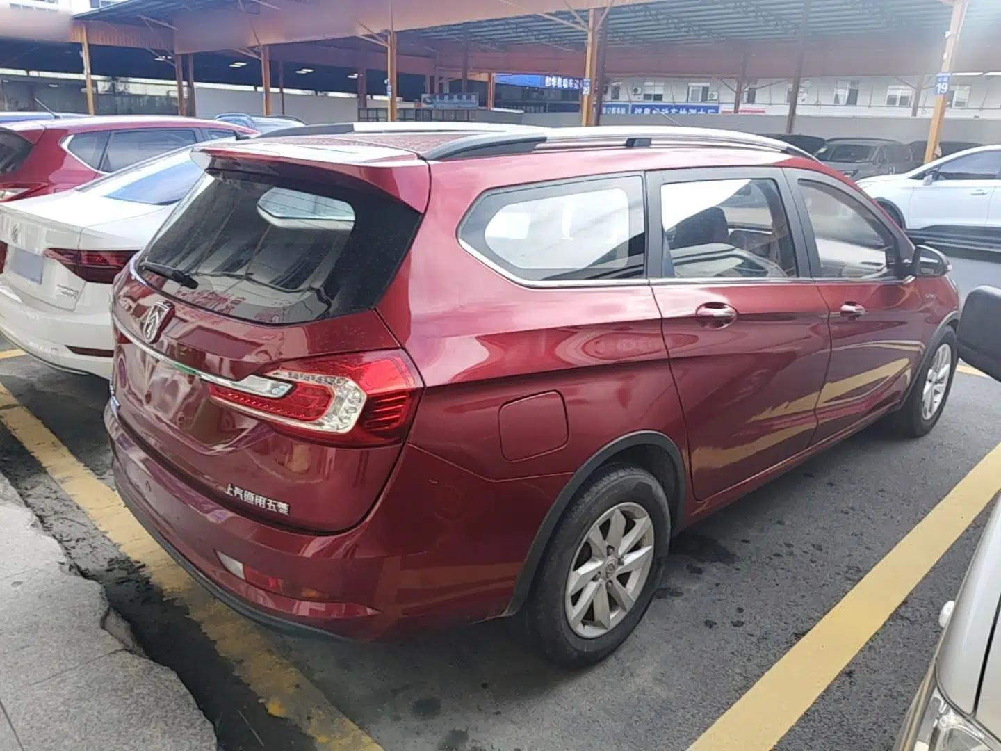 Baojun 310W 2017 1.5L Manual Fashion Model China V — миниатюра 6