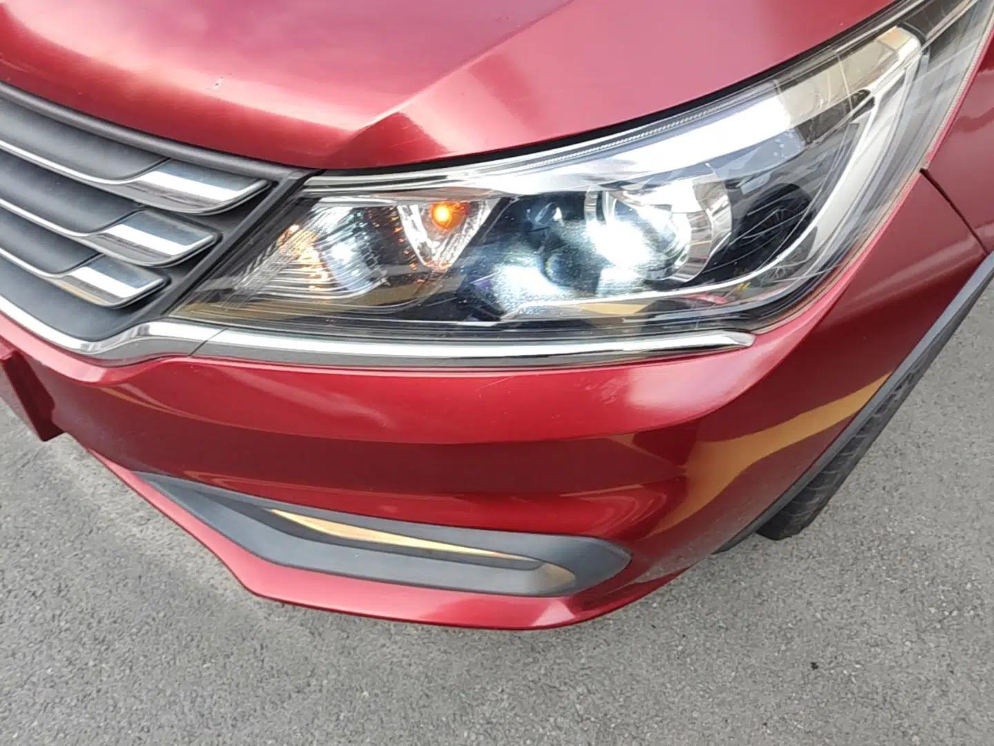 Baojun 310W 2017 1.5L Manual Fashion Model China V — миниатюра 8