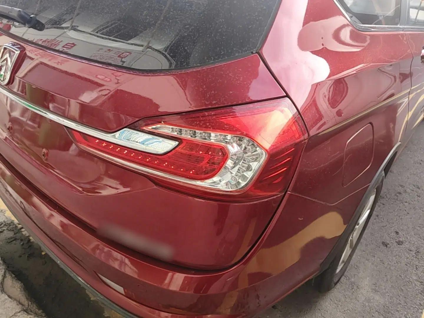 Baojun 310W 2017 1.5L Manual Fashion Model China V — миниатюра 9