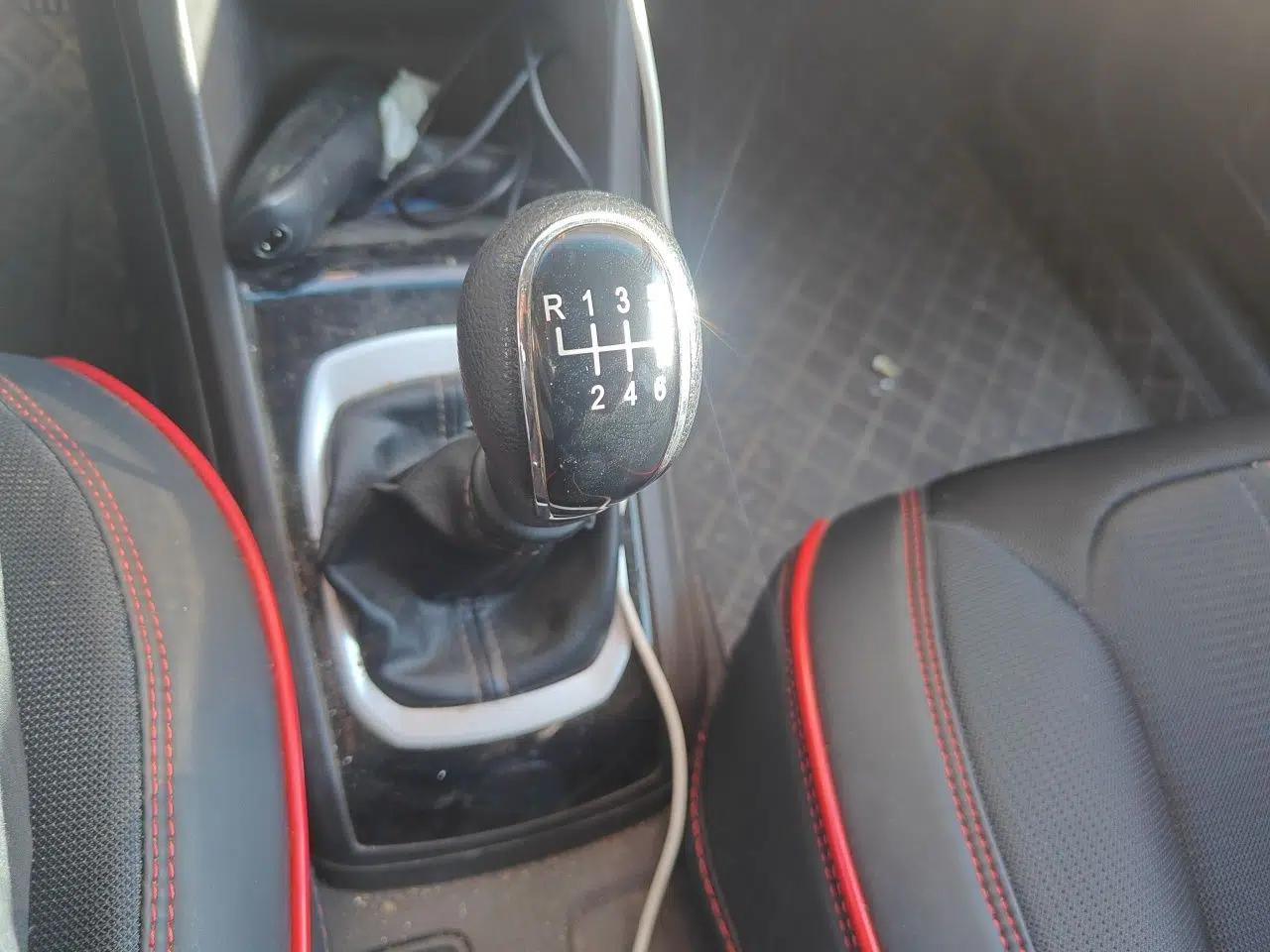 Baojun 310W 2017 1.5L Manual Comfort Version China V — миниатюра 14