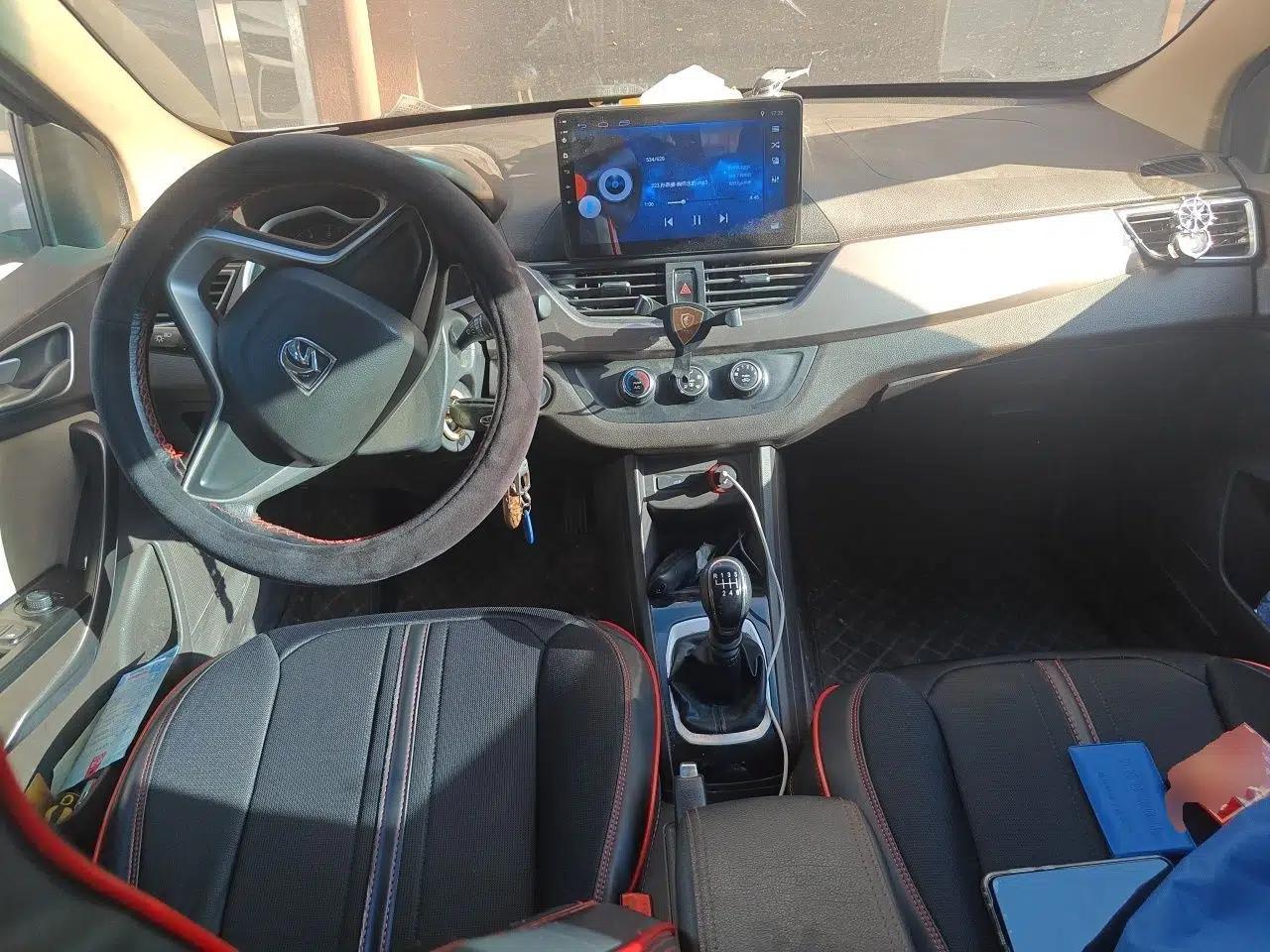 Baojun 310W 2017 1.5L Manual Comfort Version China V — миниатюра 9