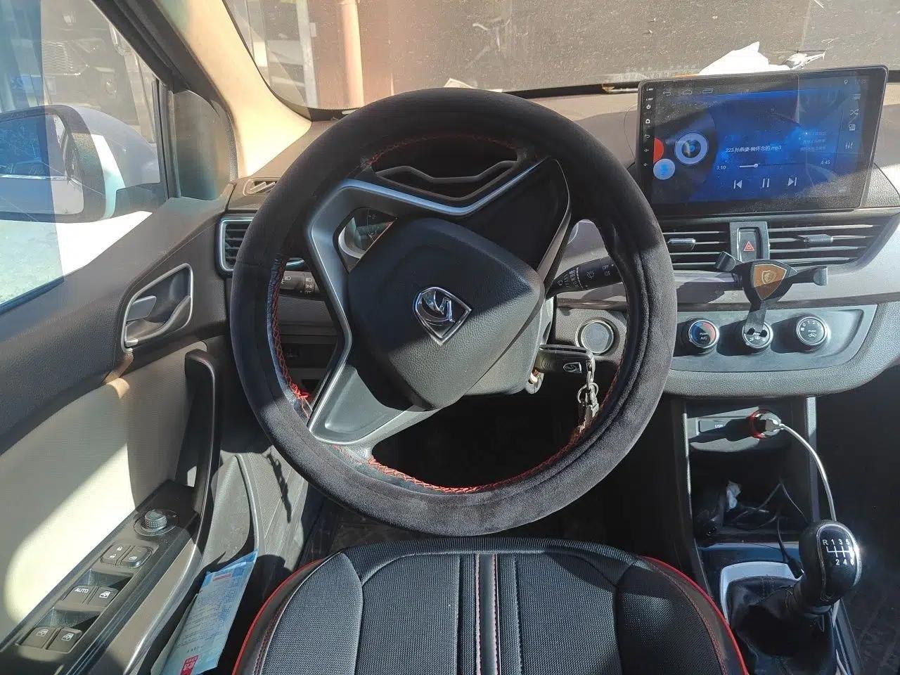 Baojun 310W 2017 1.5L Manual Comfort Version China V — миниатюра 10