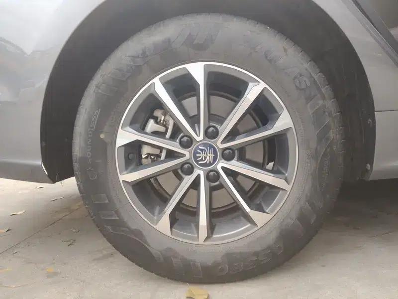 Qin PLUS DM 2024 Glory Edition DM-i 55KM Leading Model — миниатюра 7