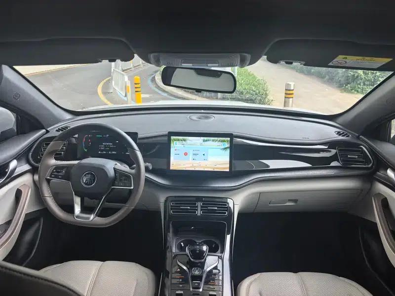 Qin PLUS DM 2025 Intelligent Driving Edition DM-i 55KM Leading Model — миниатюра 8