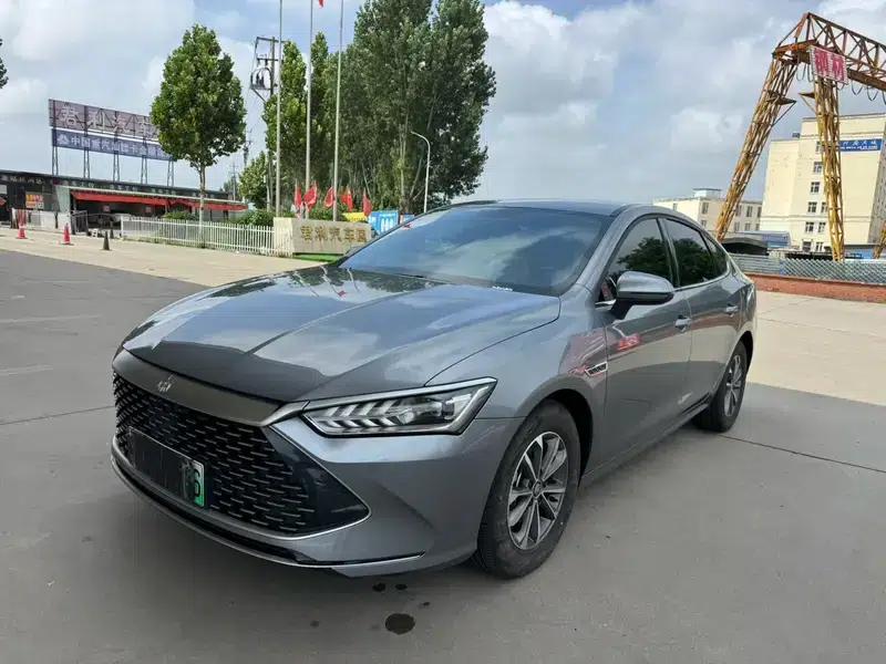 Qin PLUS DM 2024 Glory Edition DM-i 55KM Leading Model — миниатюра 1