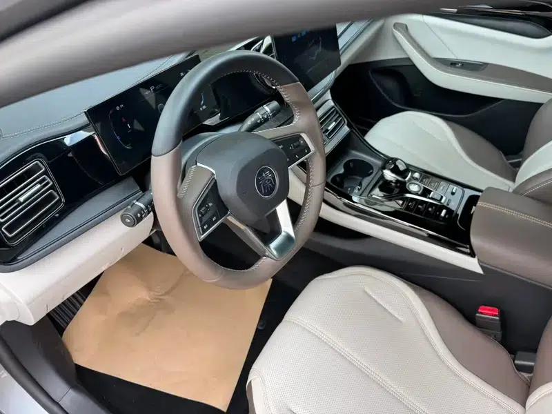 Qin PLUS DM 2024 Glory Edition DM-i 55KM Leading Model — миниатюра 10