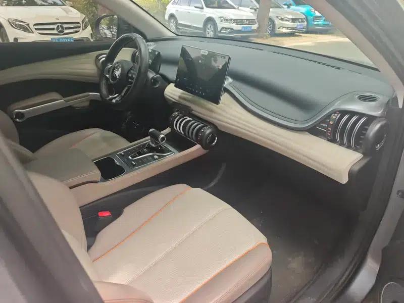Yuan PLUS 2024 Glory Edition 430KM Leading Model — миниатюра 7