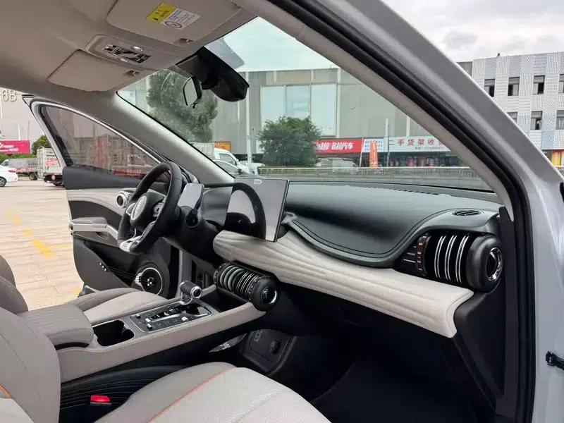 Yuan PLUS 2024 Glory Edition 430KM Leading Model — миниатюра 19
