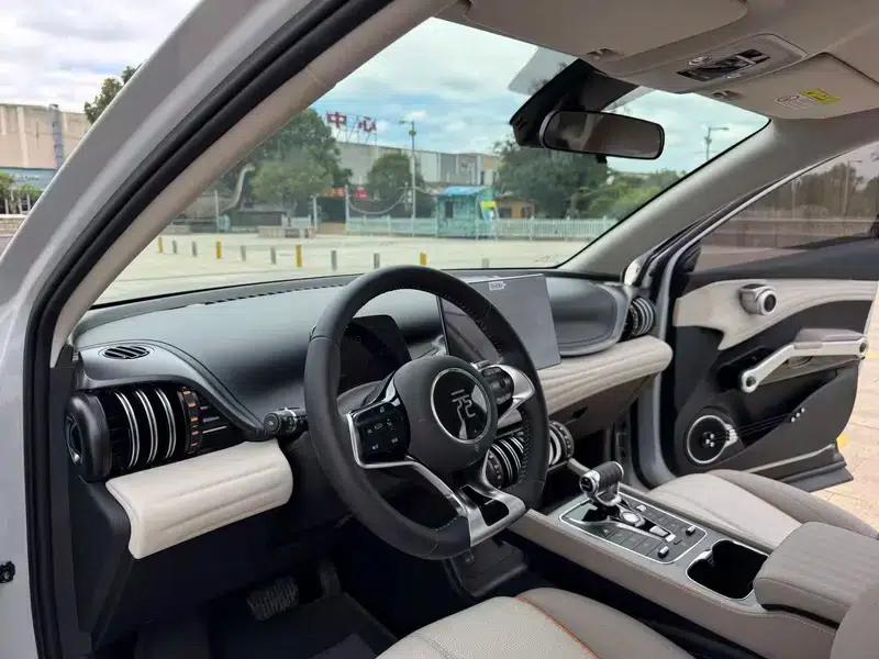 Yuan PLUS 2024 Glory Edition 430KM Leading Model — миниатюра 20