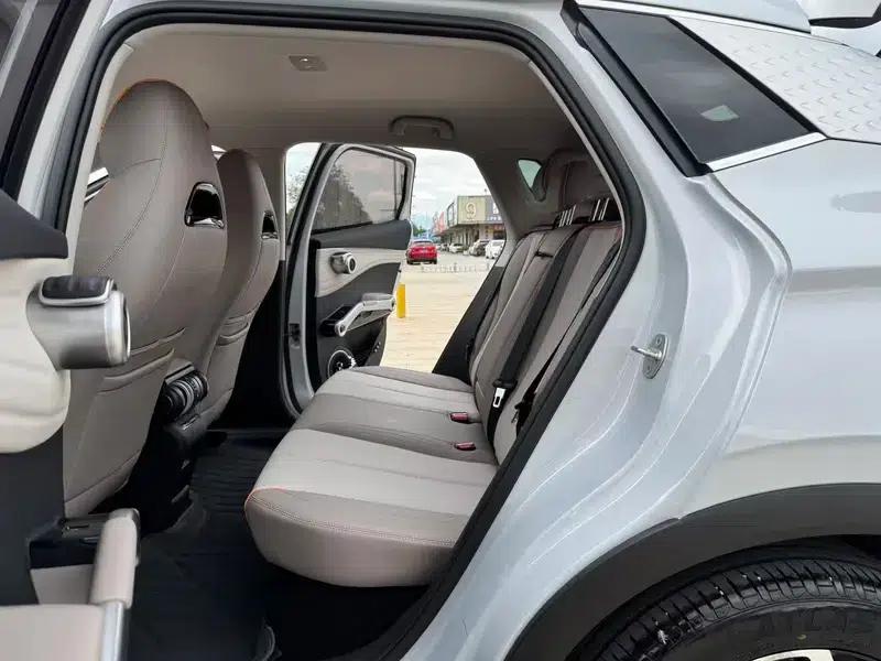 Yuan PLUS 2024 Glory Edition 430KM Leading Model — миниатюра 25