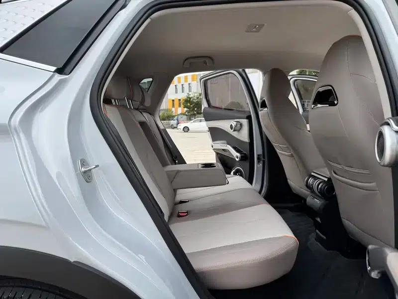 Yuan PLUS 2024 Glory Edition 430KM Leading Model — миниатюра 31