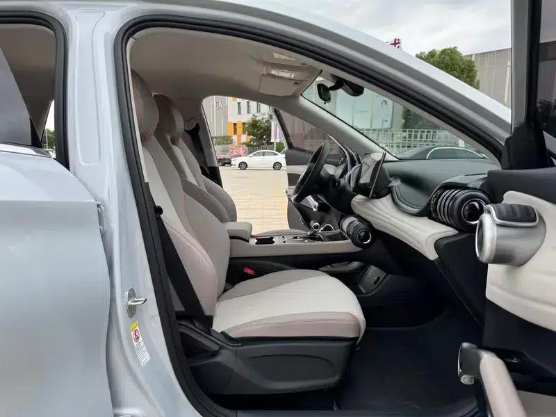 Yuan PLUS 2024 Glory Edition 430KM Leading Model — миниатюра 32