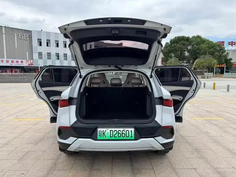 Yuan PLUS 2024 Glory Edition 430KM Leading Model — миниатюра 10