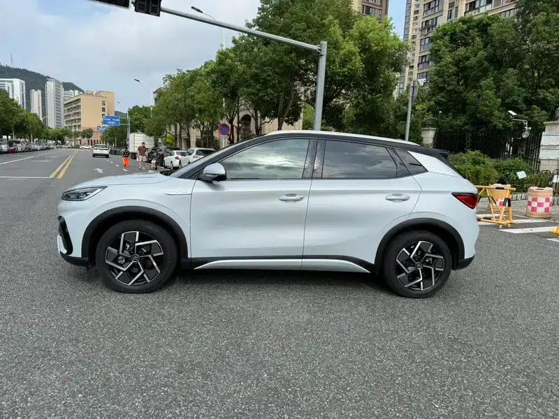 Yuan PLUS 2024 Glory Edition 510KM Superior Model — миниатюра 4