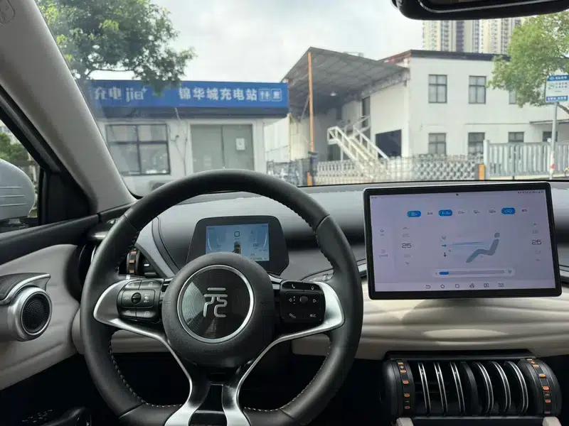 Yuan PLUS 2024 Glory Edition 510KM Superior Model — миниатюра 10