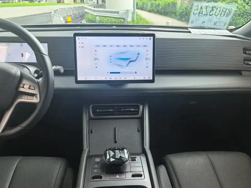 Qin L DM 2025 Smart Driving Edition DM-i 80KM Leading Model — миниатюра 7