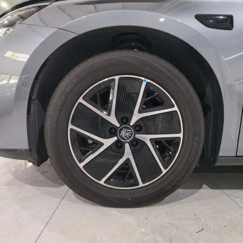 Qin L DM 2025 Smart Driving Edition DM-i 120KM Superior Model — миниатюра 4