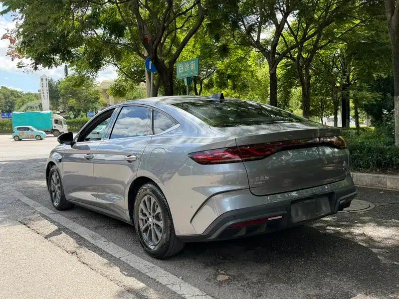 Qin L DM 2025 Smart Driving Edition DM-i 80KM Superior Model — миниатюра 4
