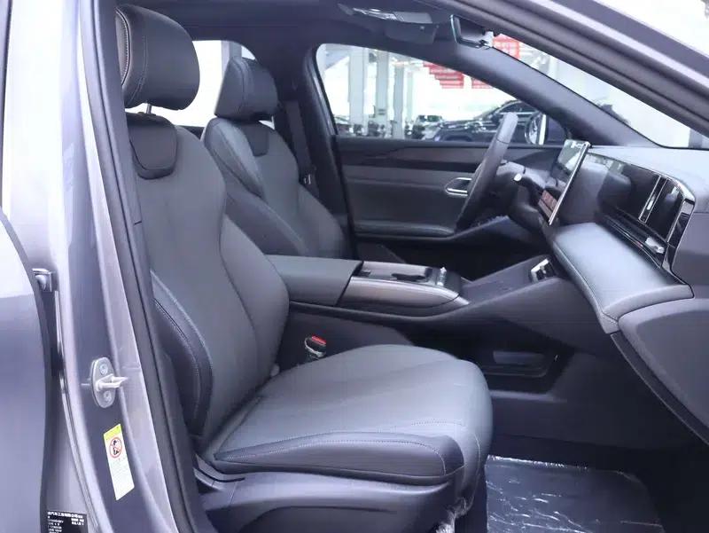 Qin L EV 2025 470KM Leading Edition — миниатюра 21
