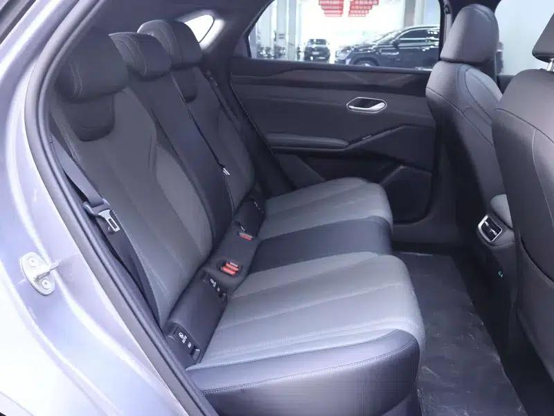 Qin L EV 2025 470KM Leading Edition — миниатюра 22