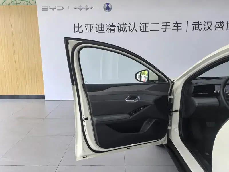 Qin L EV 2025 Model 545KM Cloud Carriage — миниатюра 18