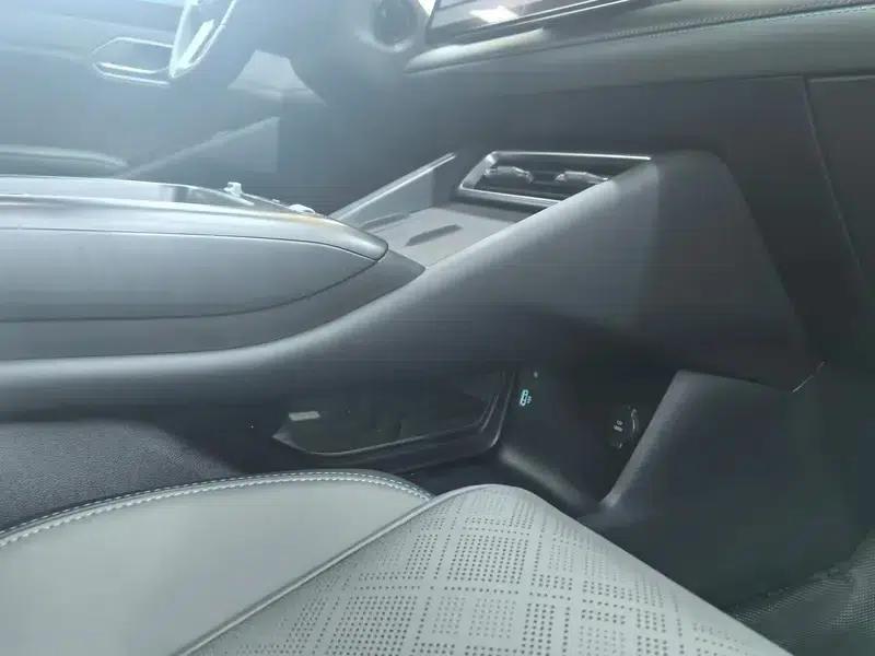 Qin L EV 2025 Model 545KM Cloud Carriage — миниатюра 6