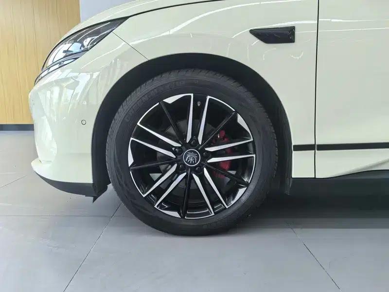 Qin L EV 2025 Model 545KM Cloud Carriage — миниатюра 8
