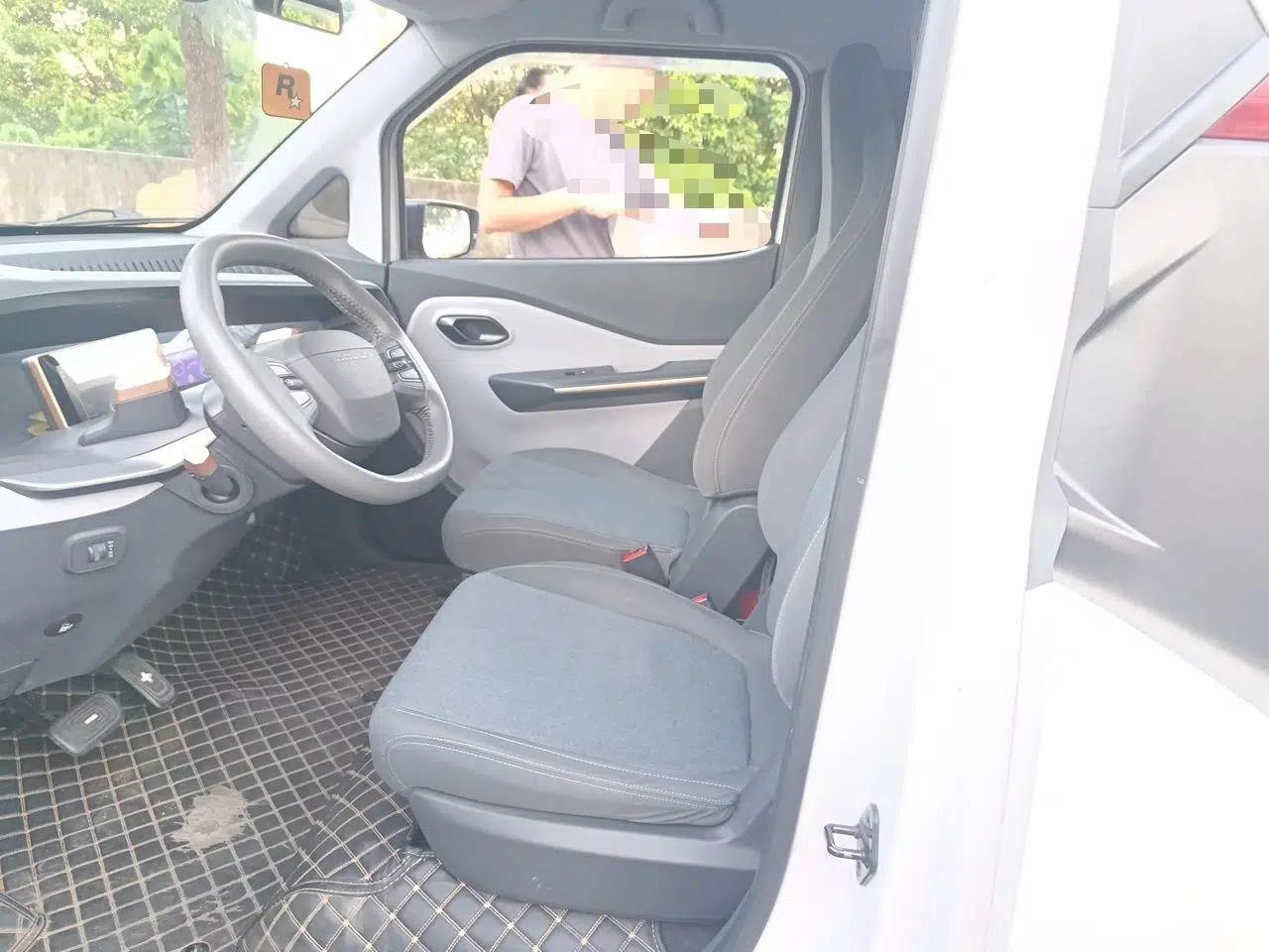 Baojun E200 2018 Intelligent Driving Edition — миниатюра 17