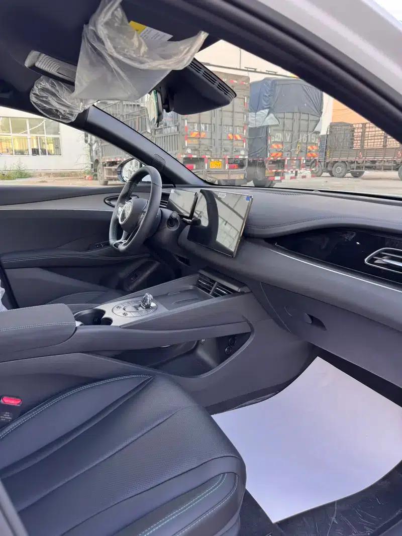 Seal 06DM 2025 Intelligent Driving Edition DM-i 80KM Luxury Model — миниатюра 8