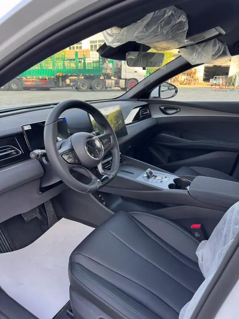 Seal 06DM 2025 Intelligent Driving Edition DM-i 80KM Luxury Model — миниатюра 9