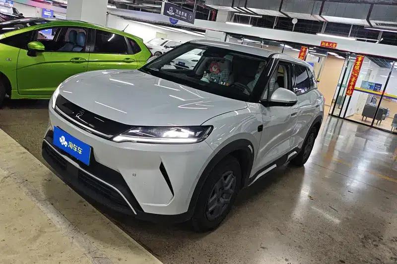 Yuan UP 2025 Smart Driving Edition 401KM Vitality Edition — миниатюра 1