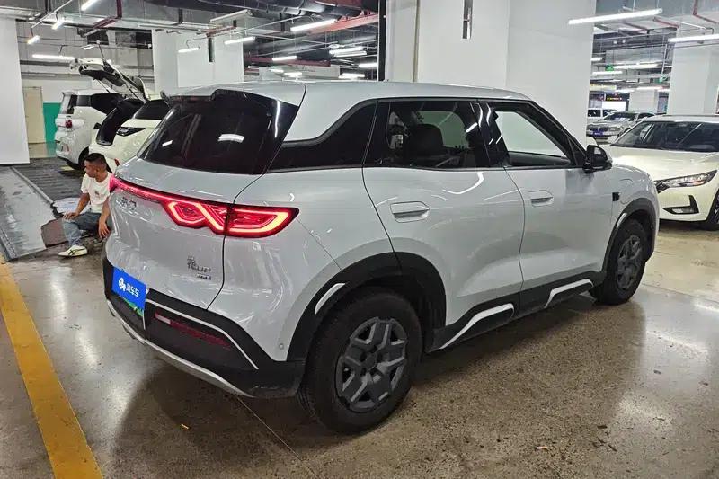 Yuan UP 2025 Smart Driving Edition 401KM Vitality Edition — миниатюра 3