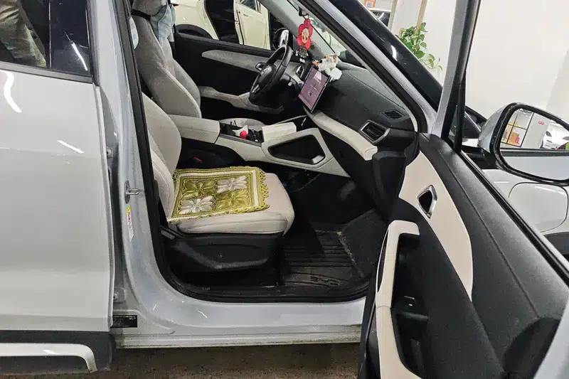 Yuan UP 2025 Smart Driving Edition 401KM Vitality Edition — миниатюра 6