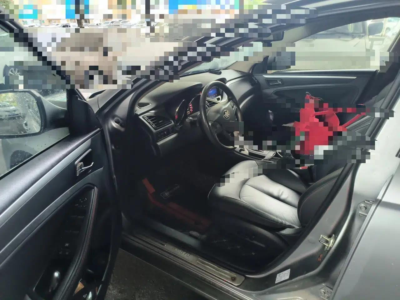 Bestune B70 2014 2.0L automatic luxury version — миниатюра 16