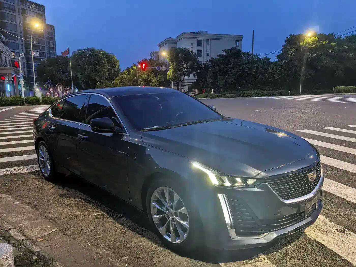 2022 Cadillac CT5 28T Luxury — миниатюра 3