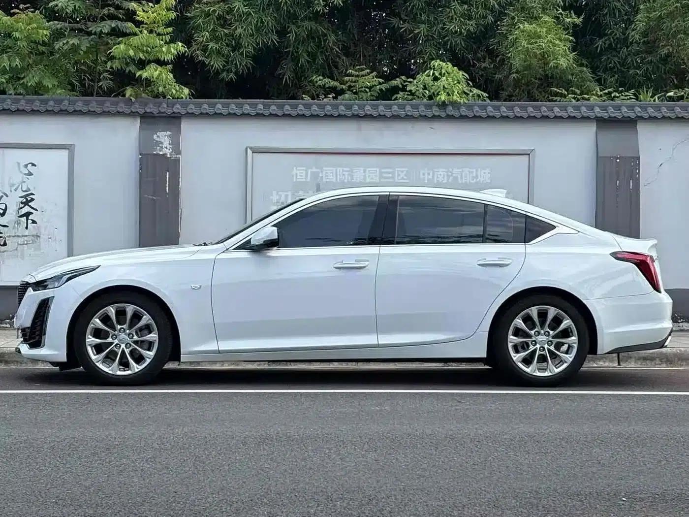 2021 Cadillac CT5 28T Luxury — миниатюра 3