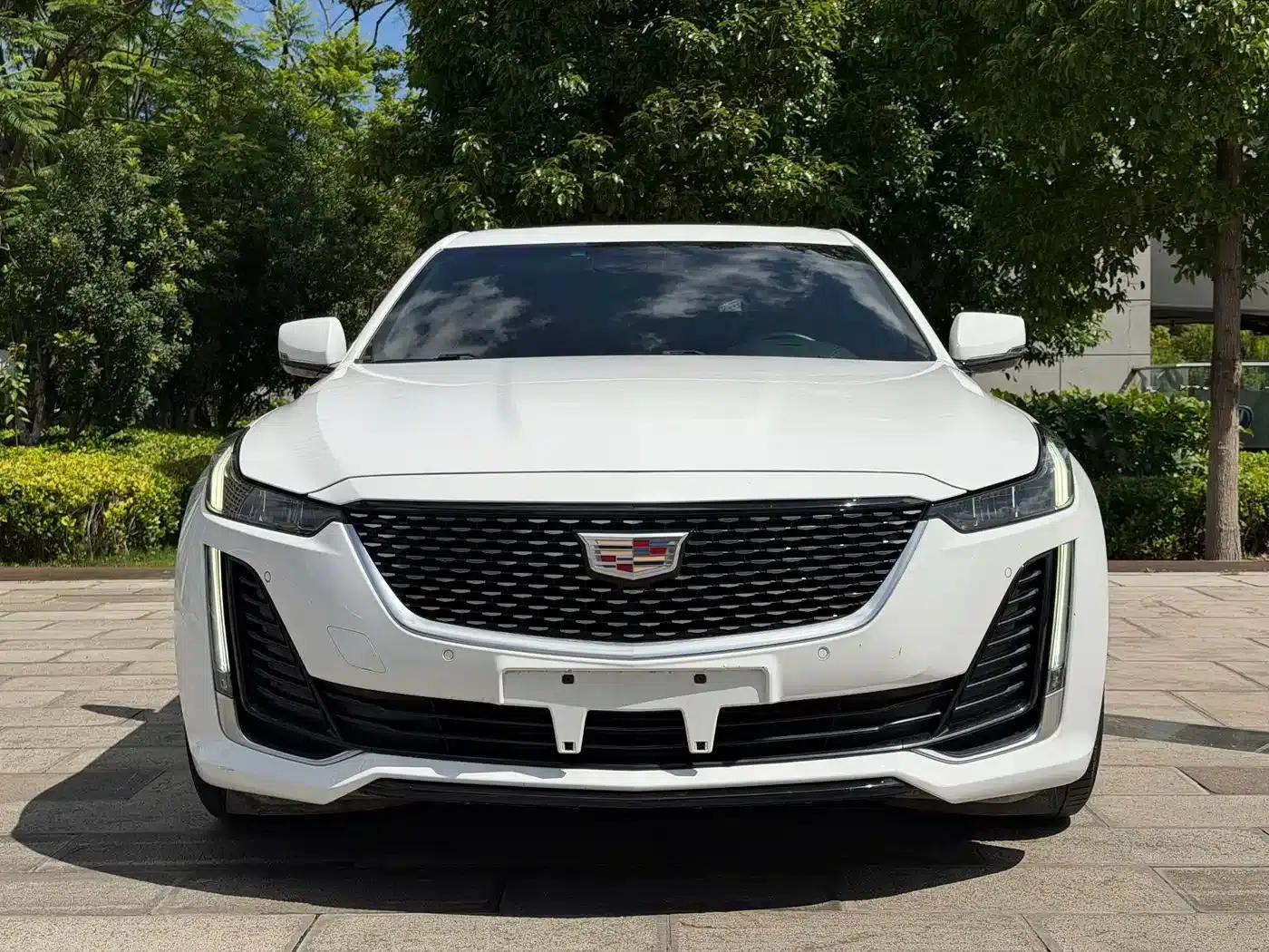 2022 Cadillac CT5 28T Premium — миниатюра 2