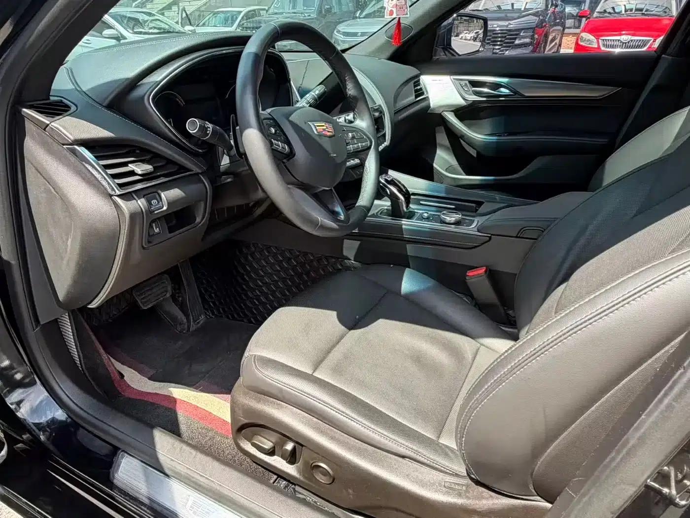 2021 Cadillac CT5 28T Luxury — миниатюра 4