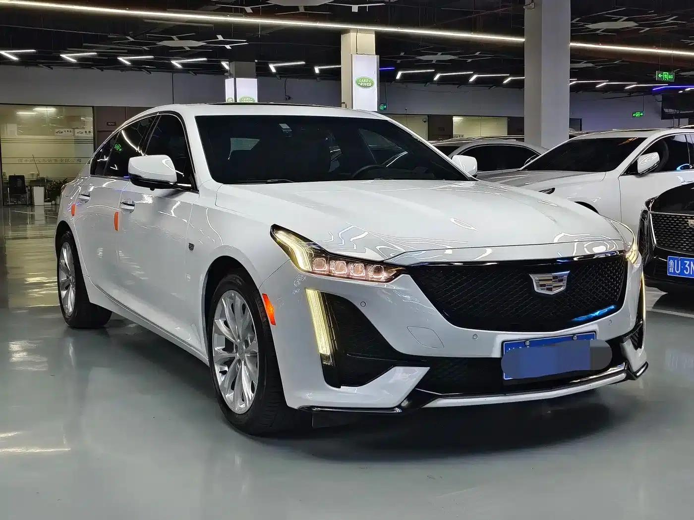 2022 Cadillac CT5 28T Luxury — миниатюра 3