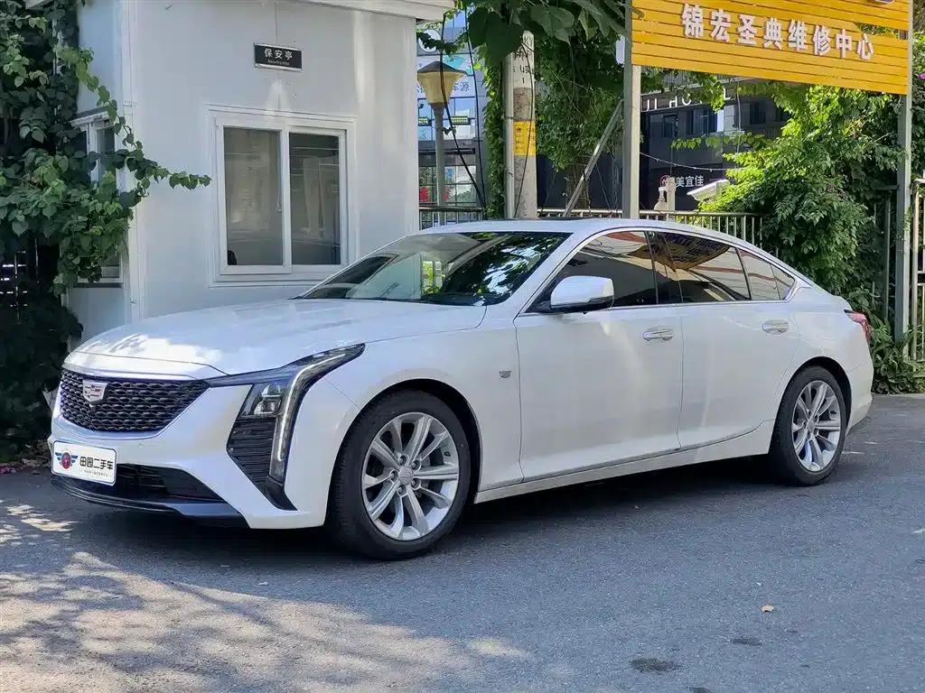 2024 Cadillac CT5 28T Luxury Pro — миниатюра 1