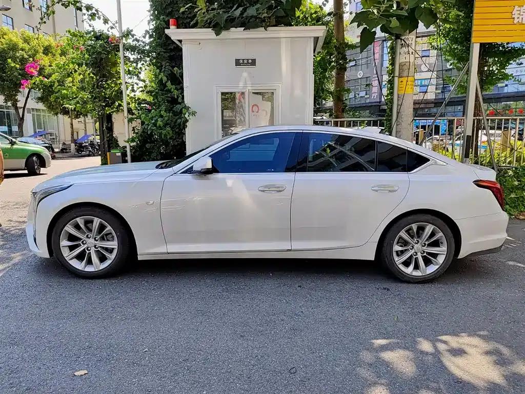 2024 Cadillac CT5 28T Luxury Pro — миниатюра 3