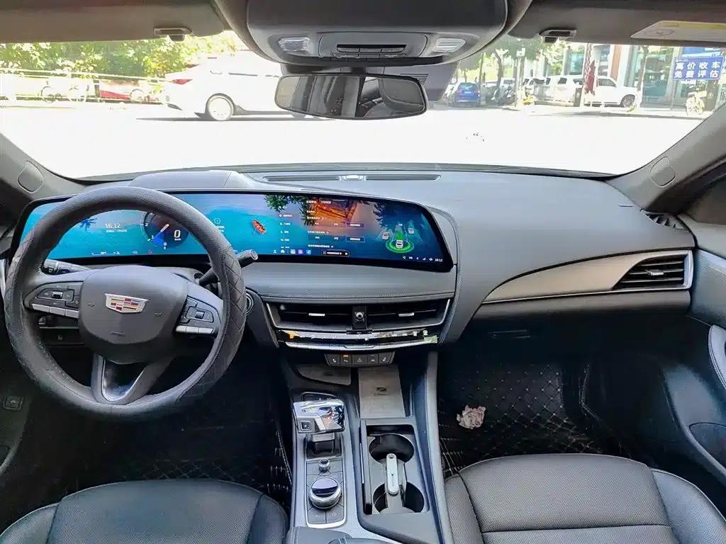 2024 Cadillac CT5 28T Luxury Pro — миниатюра 10