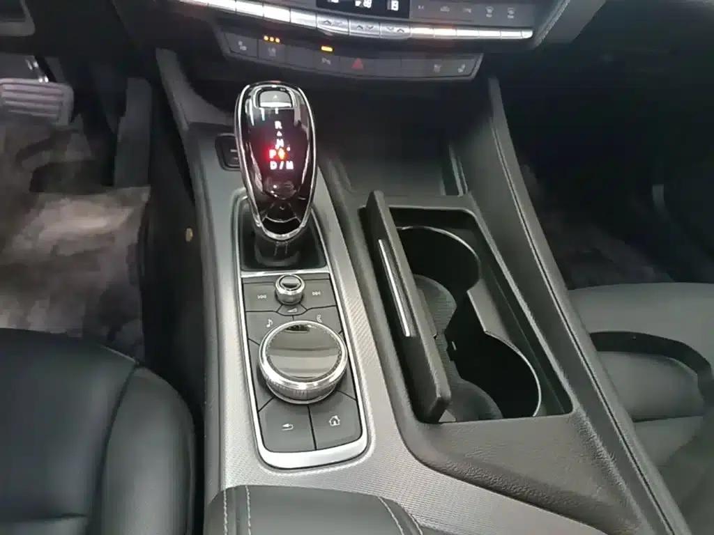 2022 Cadillac CT5 28T Luxury — миниатюра 14
