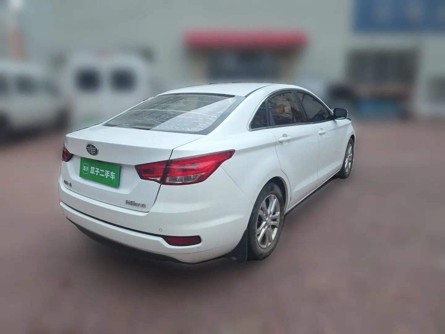 Bestune B50 2016 1.6L Automatic Luxury Model — миниатюра 6