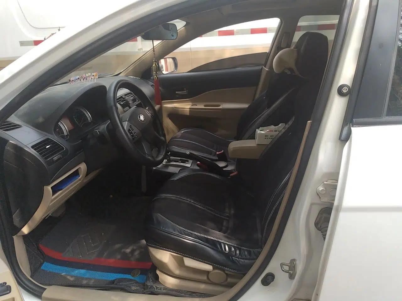Bestune B50 2012 1.6L automatic with sunroof — миниатюра 15