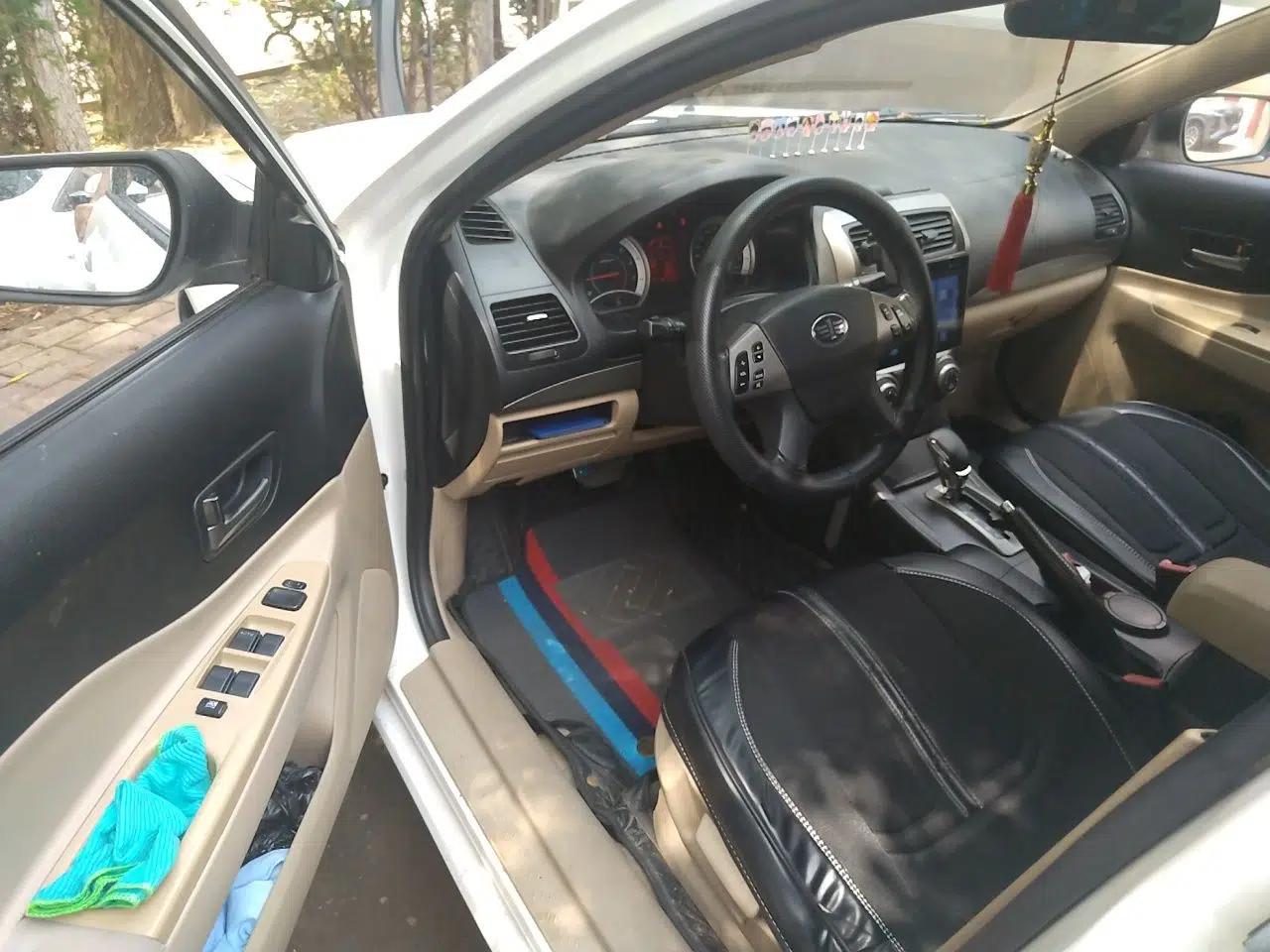 Bestune B50 2012 1.6L automatic with sunroof — миниатюра 16