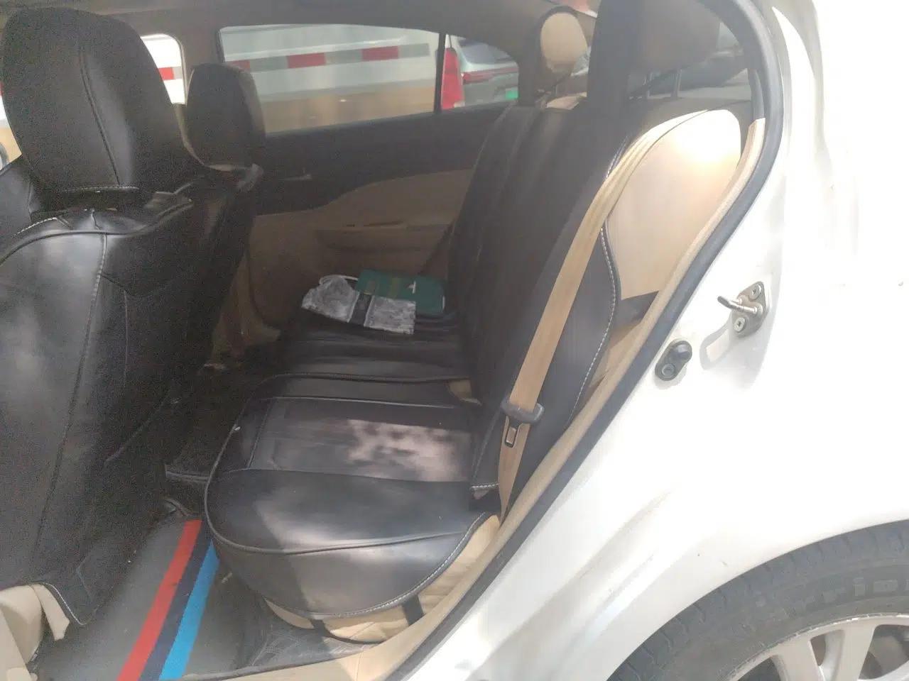 Bestune B50 2012 1.6L automatic with sunroof — миниатюра 17