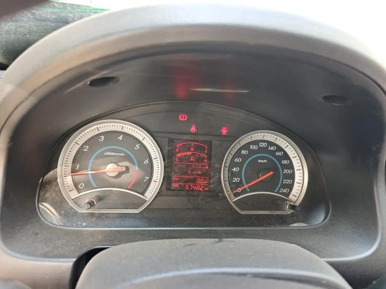 Bestune B50 2012 1.6L manual fashion version — миниатюра 11